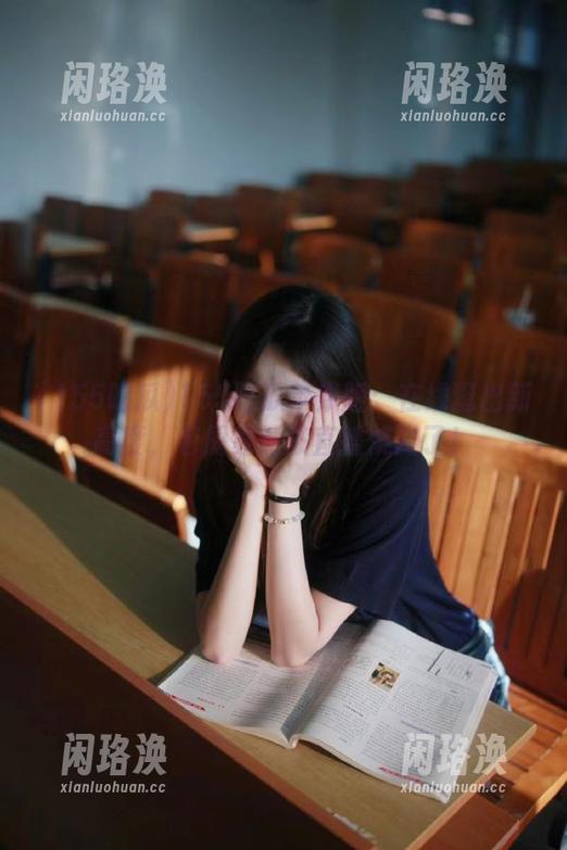 155吃瓜苹果版：在线逛出新高度，老周竟然被直播烧糊了！