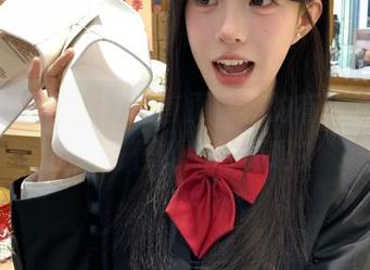 www.17的首页，真的有人注意到那张奇怪的咖啡杯吗？