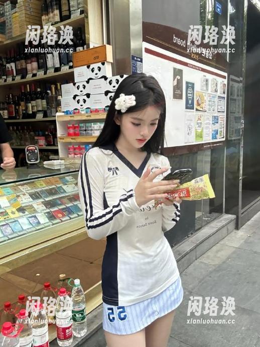 17c吃瓜 视频曝光,17c吃瓜的吃瓜不再是单纯的围着火堆唠嗑!