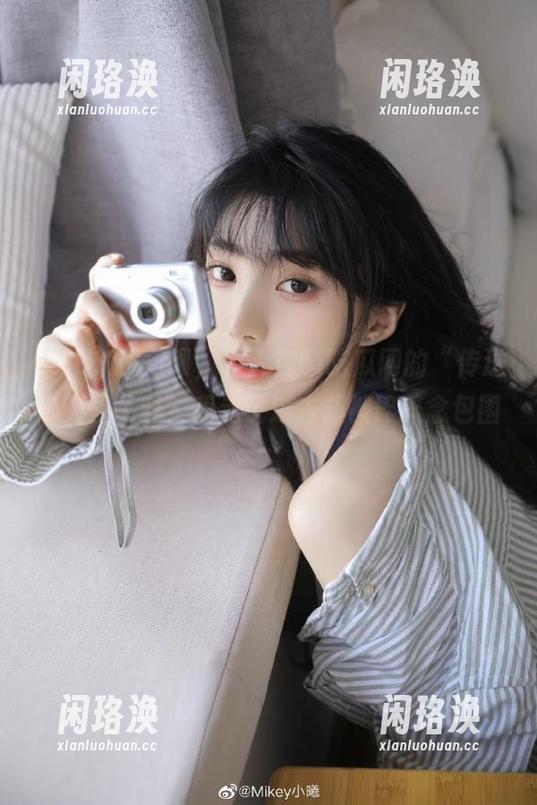 5i吃瓜网 喂,有人在5i吃瓜网的“传送门”里了吗?我走了进去却被碎碎念包围…