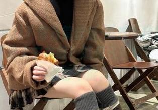 下载万篇长征-黑料不打烊668.su，直达人生巅峰！吃瓜还得靠它，让人欲罢不能。