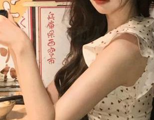 走进xgua的入口，突然间感到周围的瓜们都在窃窃私语，是我耳朵听错了吗？