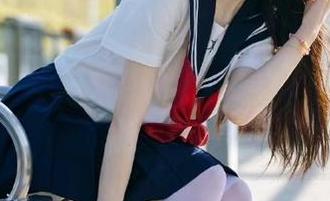 完全被www.zztt15.com的iOS界面美到，心心念念居然是个网站