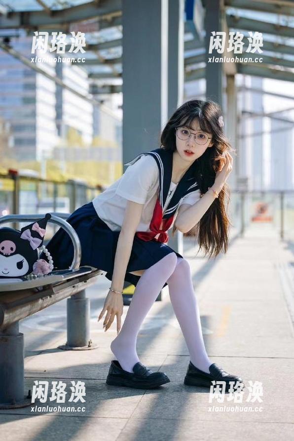 完全被www.zztt15.com的iOS界面美到，心心念念居然是个网站