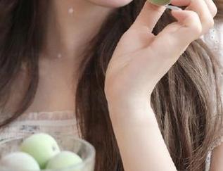 网页狂欢，漫游“人人吃瓜网”里的八卦天地