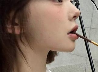 隔三差五就从mobi吃瓜91上掏出新发掘的瓜，性质搞得我都想反复下载了