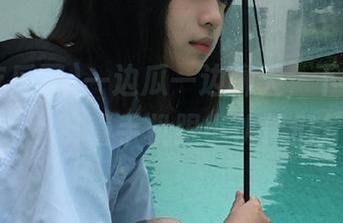 一边瓜一边聊天，下载61黑料吃瓜网，拿着手机跟小伙伴们分享吧！
