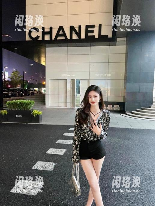 黑料网络苹果版女神写真，优雅与挑逗的完美结合？