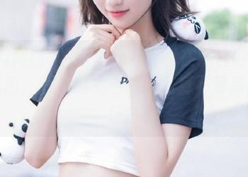 爆裂的女神写真在黑料网络网站流出，心里难免嘀咕，这算不算新的秀场？